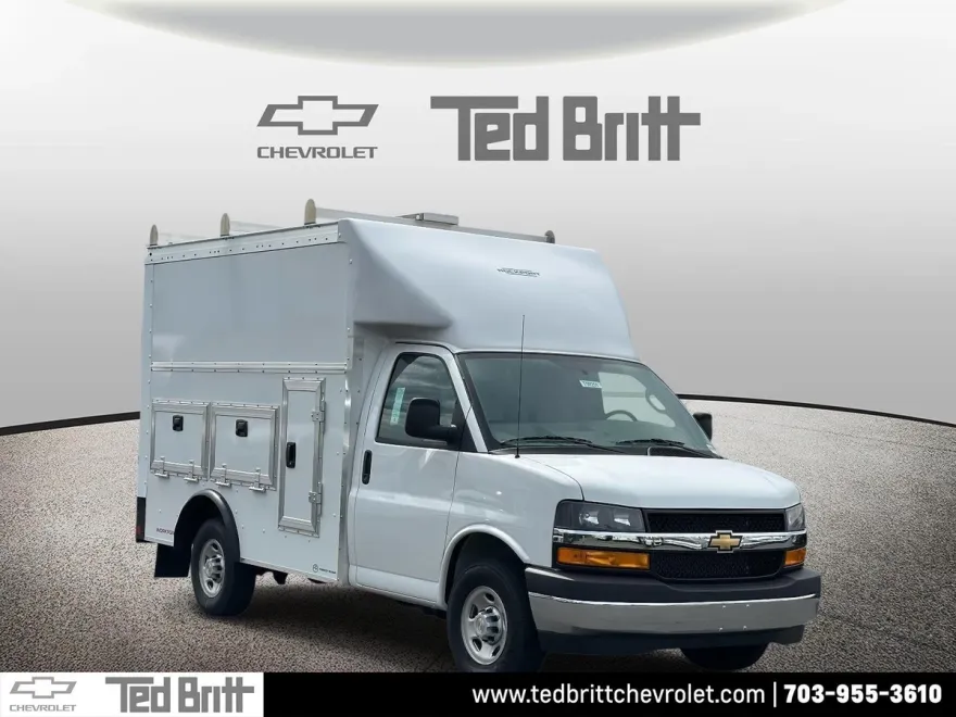2025 Chevrolet Express Cutaway 3500 photo 1