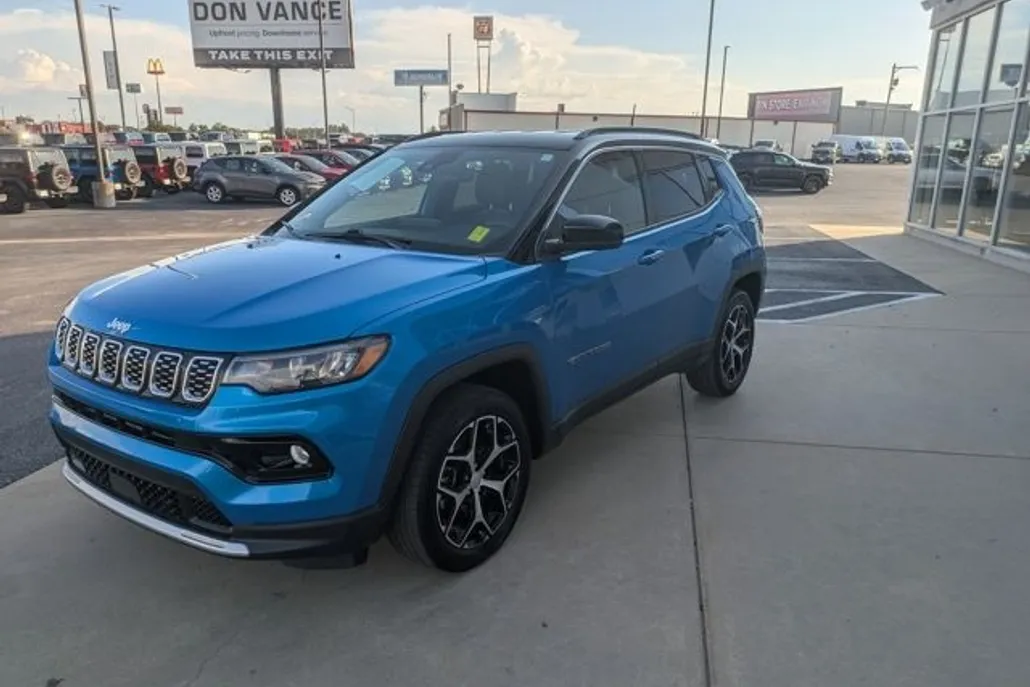 2024 Jeep Compass Limited photo 1