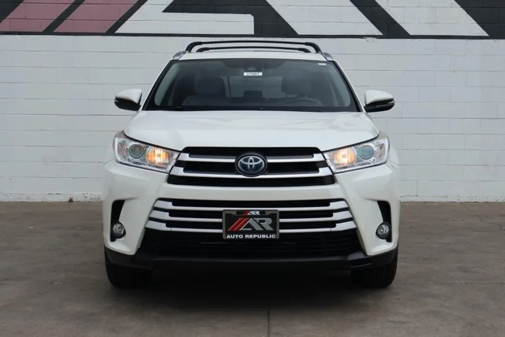 2017 Toyota Highlander Hybrid XLE photo 1