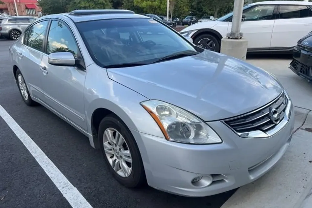 2011 Nissan Altima 2.5 S photo 1