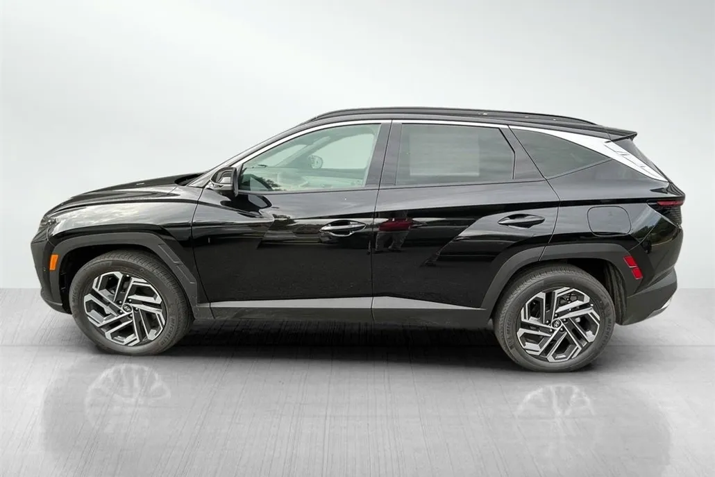 2025 Hyundai Tucson Hybrid Limited photo 1