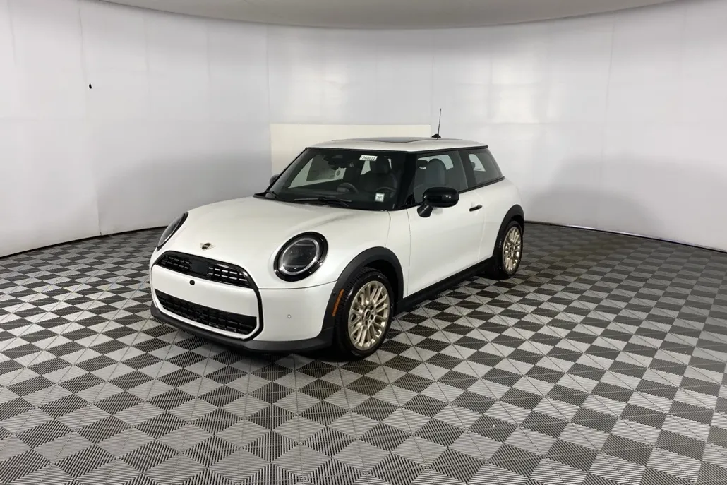 2026 Mini Cooper 2 Door Hardtop Iconic photo 1
