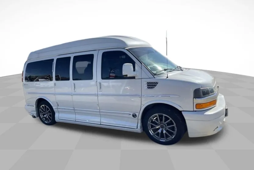 2013 Chevrolet Express Cargo 1500 Van photo 1