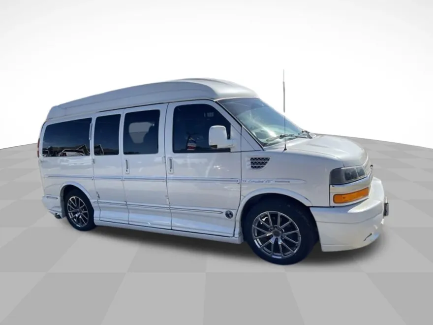 2013 Chevrolet Express Cargo 1500 Van photo 1
