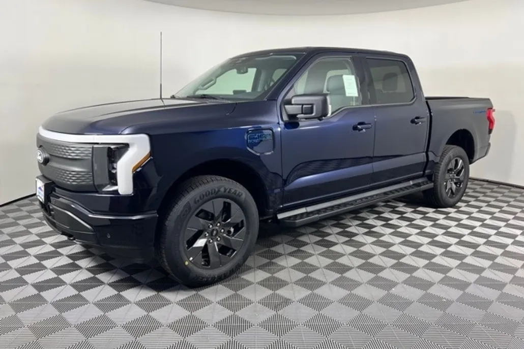 2025 Ford F-150 Lightning photo 1