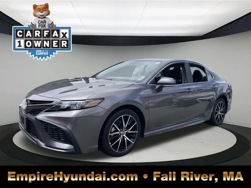 2024 Toyota Camry SE photo 1