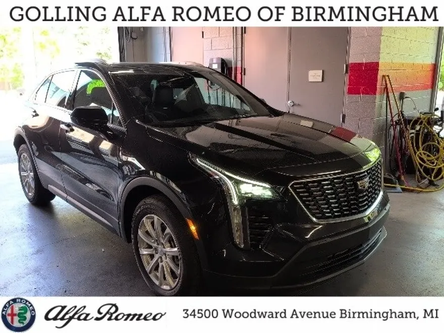 2023 Cadillac XT4 Luxury photo 1