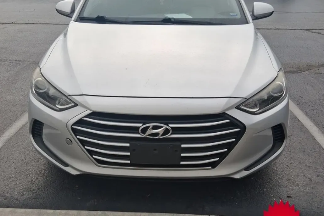 2017 Hyundai Elantra SE photo 1