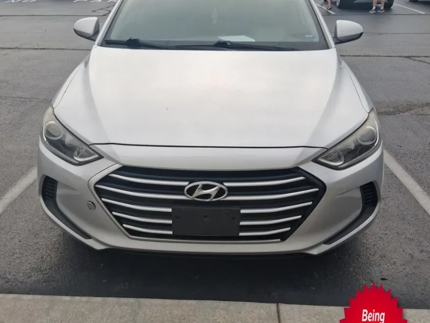 2017 Hyundai Elantra SE photo 1