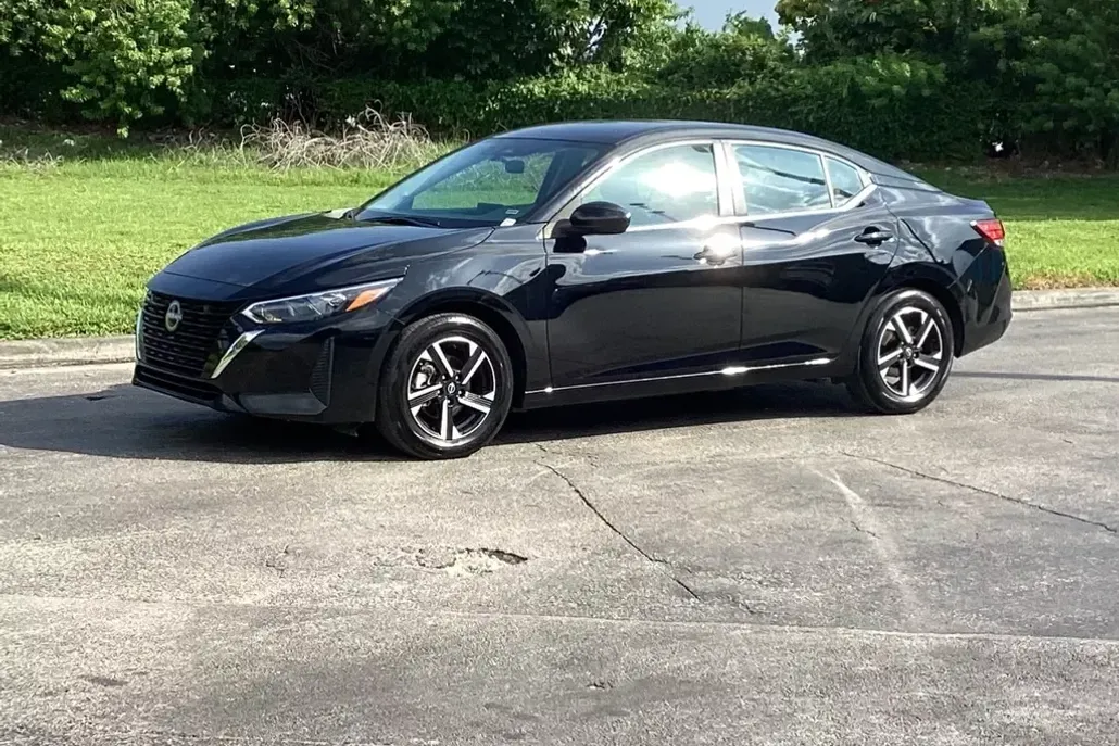 2025 Nissan Sentra SV photo 1