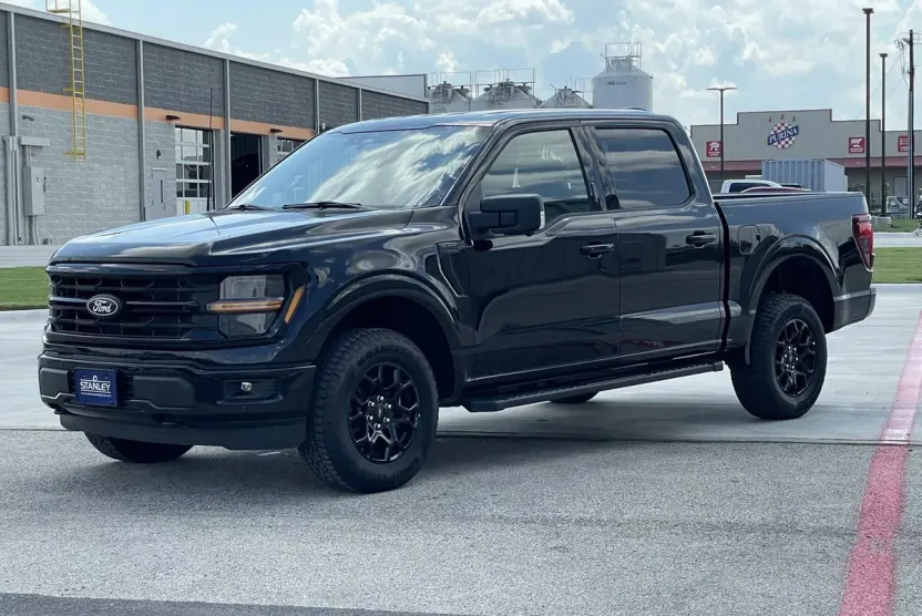 2024 Ford F-150 XLT photo 1