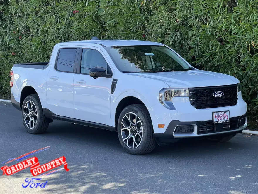 2025 Ford Maverick Lariat photo 1