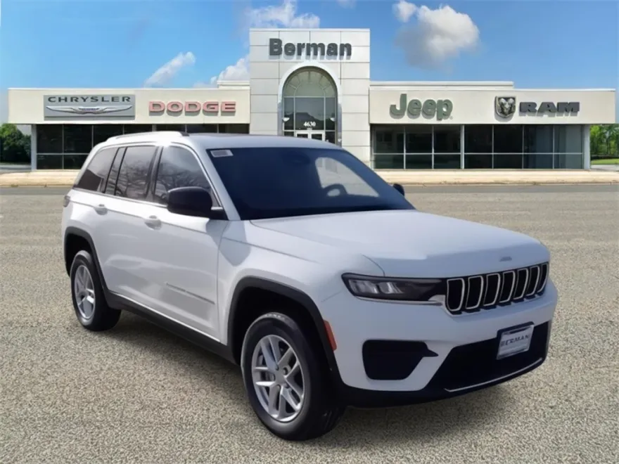 2025 Jeep Grand Cherokee Laredo photo 1