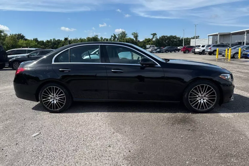 2024 Mercedes Benz C 300 photo 1