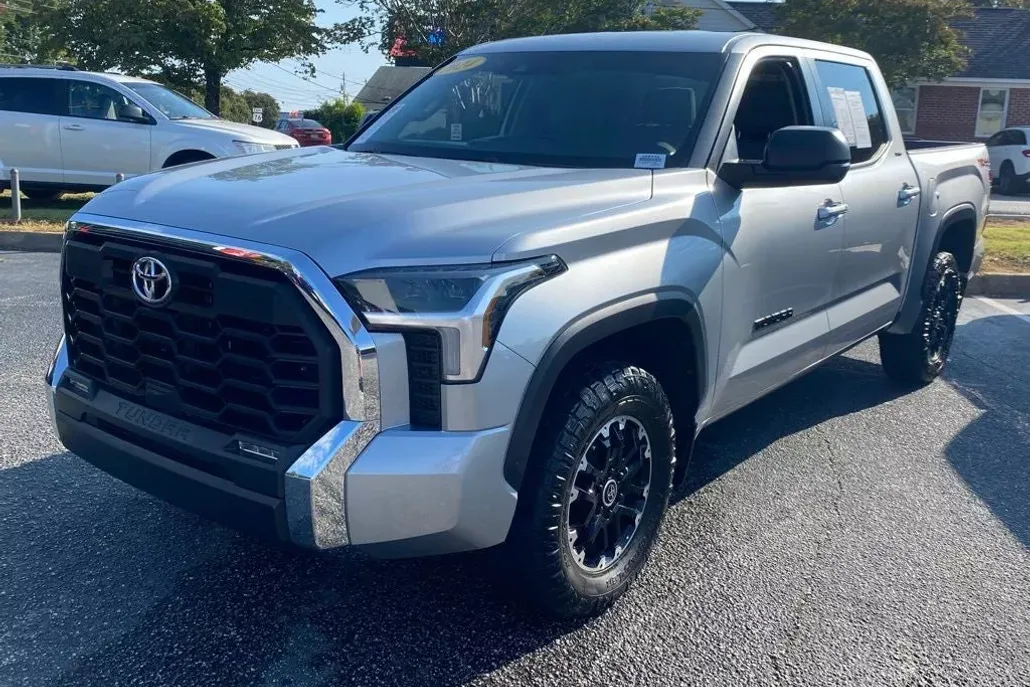 2024 Toyota Tundra SR5 CrewMax photo 1