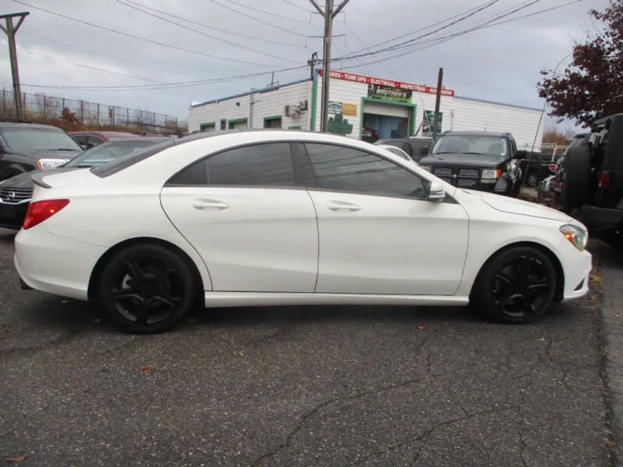 2014 Mercedes Benz CLA 250 4MATIC photo 1