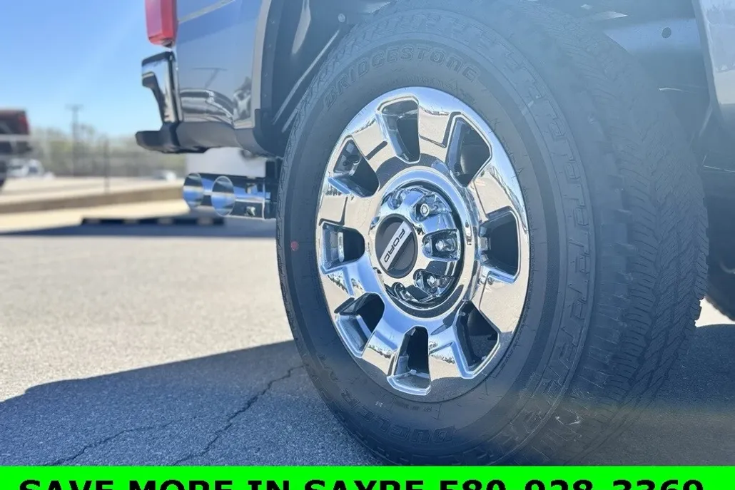 2025 Ford F-250 Lariat photo 1