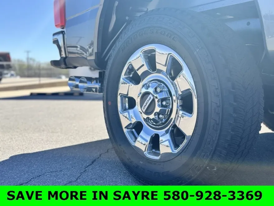 2025 Ford F-250 Lariat photo 1