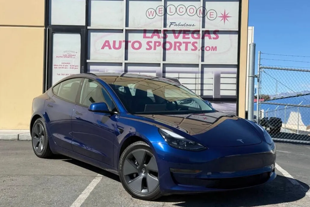 2022 Tesla Model 3 Long Range photo 1