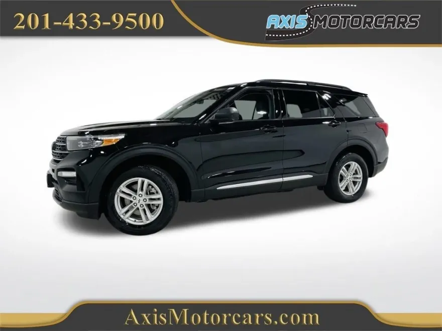 2022 Ford Explorer XLT photo 1