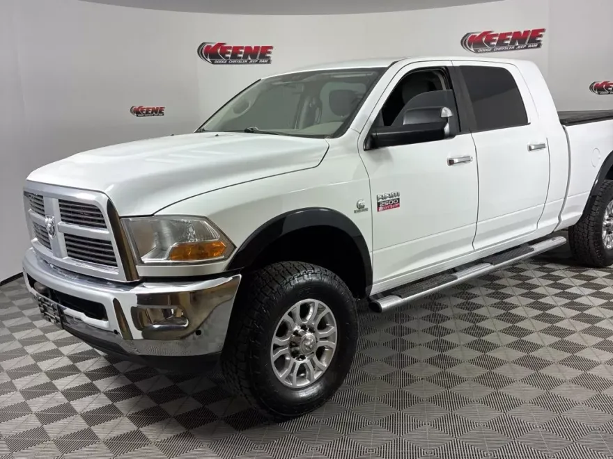 2010 Dodge Ram SLT photo 1