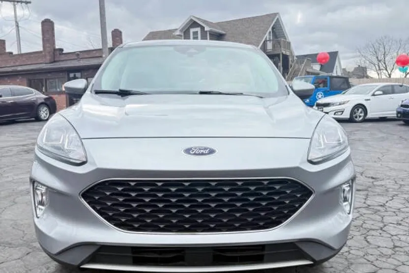 2022 Ford Escape SEL photo 1