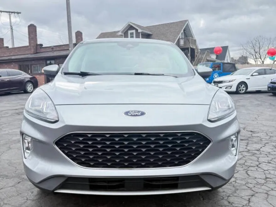 2022 Ford Escape SEL photo 1