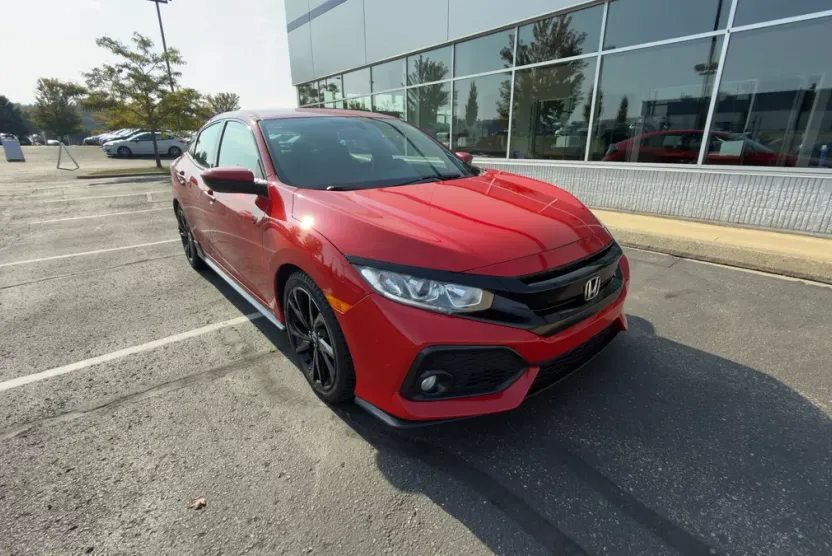 2018 Honda Civic Sport photo 1