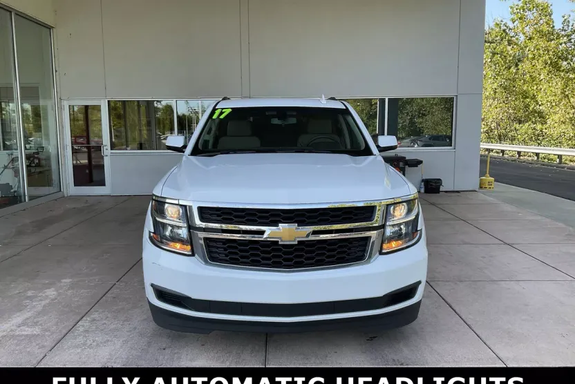 2017 Chevrolet Suburban 1500 LS photo 1