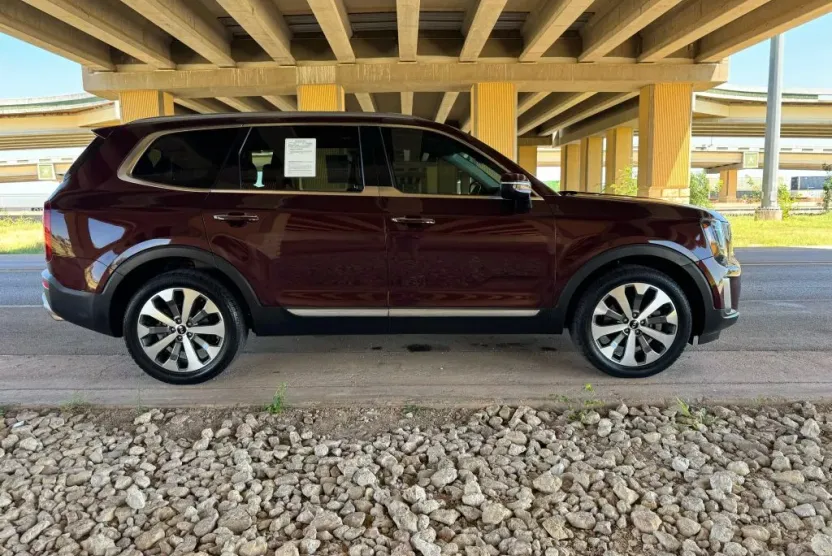 2020 Kia Telluride S photo 1