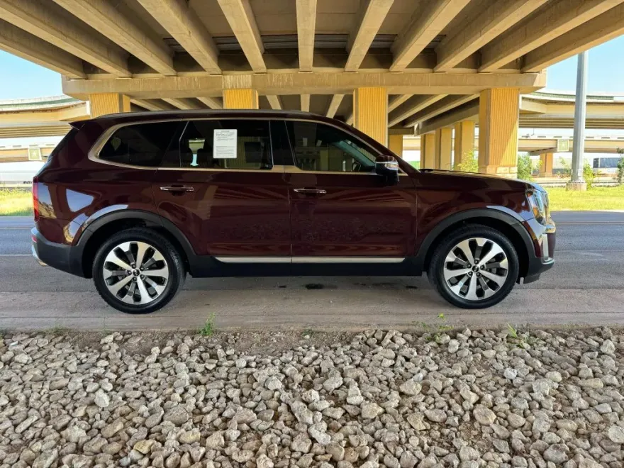 2020 Kia Telluride S photo 1