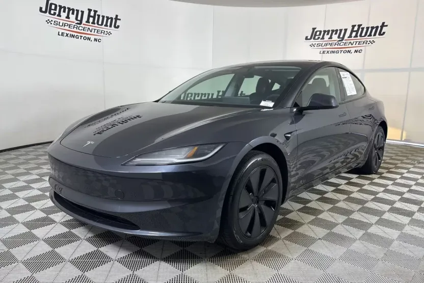 2025 Tesla Model 3 Long Range photo 1