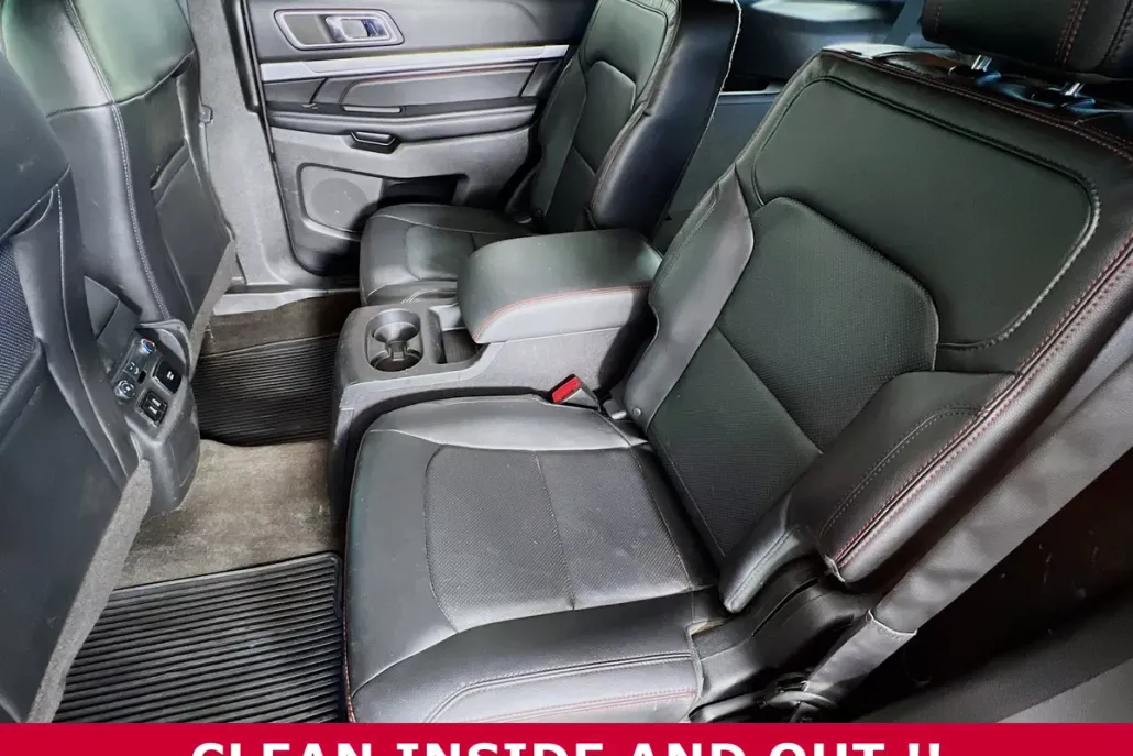 2016 Ford Explorer Sport photo 1