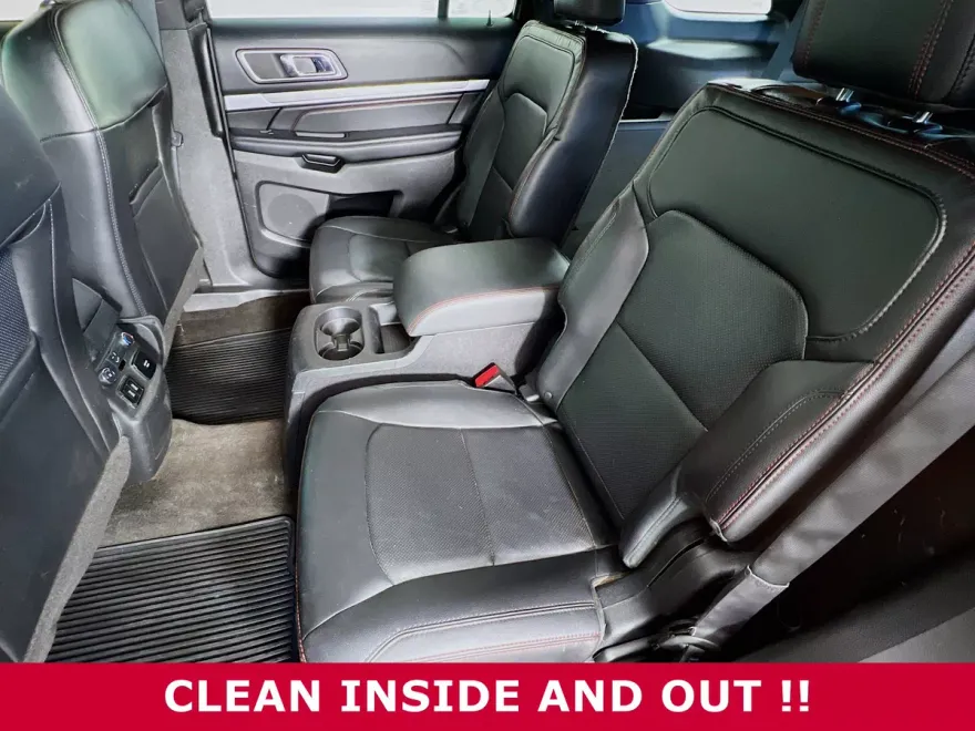 2016 Ford Explorer Sport photo 1