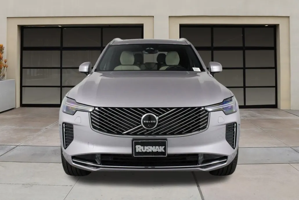 2026 Volvo XC90 Plus photo 1