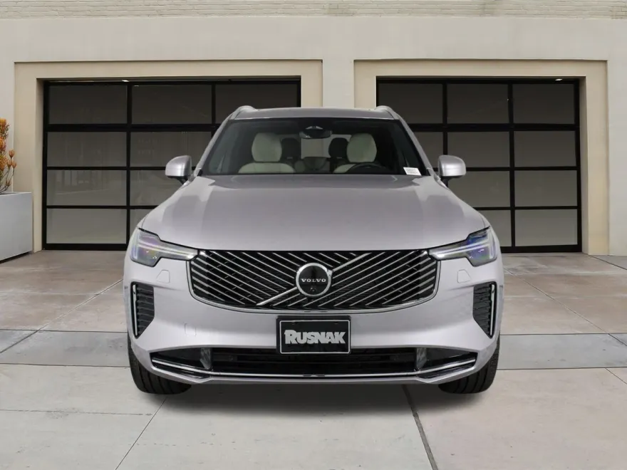 2026 Volvo XC90 Plus photo 1