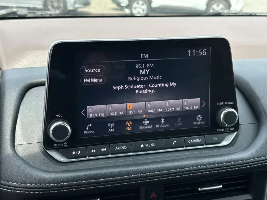 2023 Nissan Rogue SV photo 25
