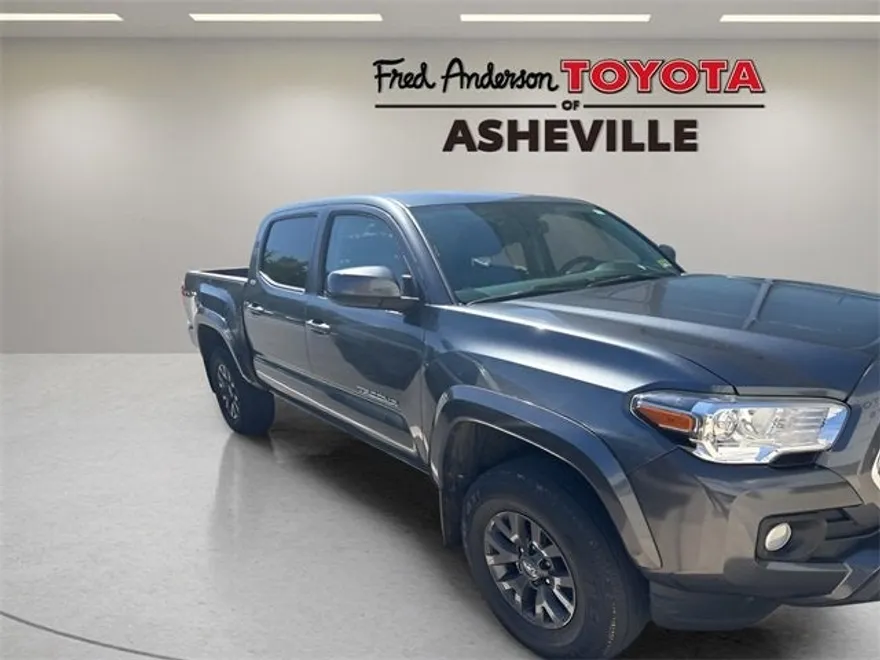 2022 Toyota Tacoma SR5 photo 1