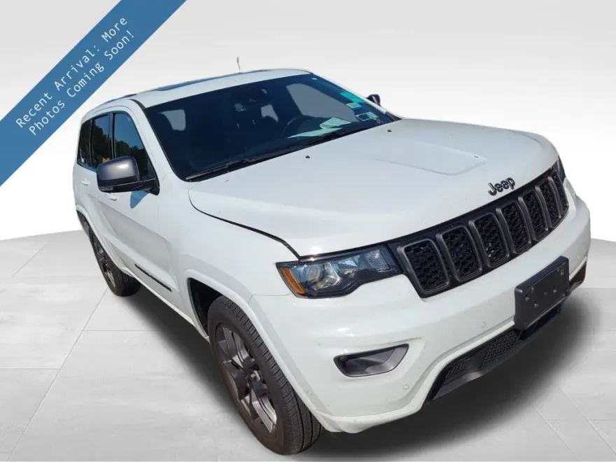 2021 Jeep Grand Cherokee Anniversary Edition photo 1