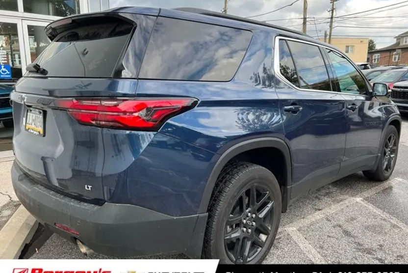 2022 Chevrolet Traverse Leather photo 1