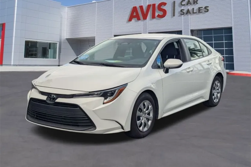 2024 Toyota Corolla LE photo 1