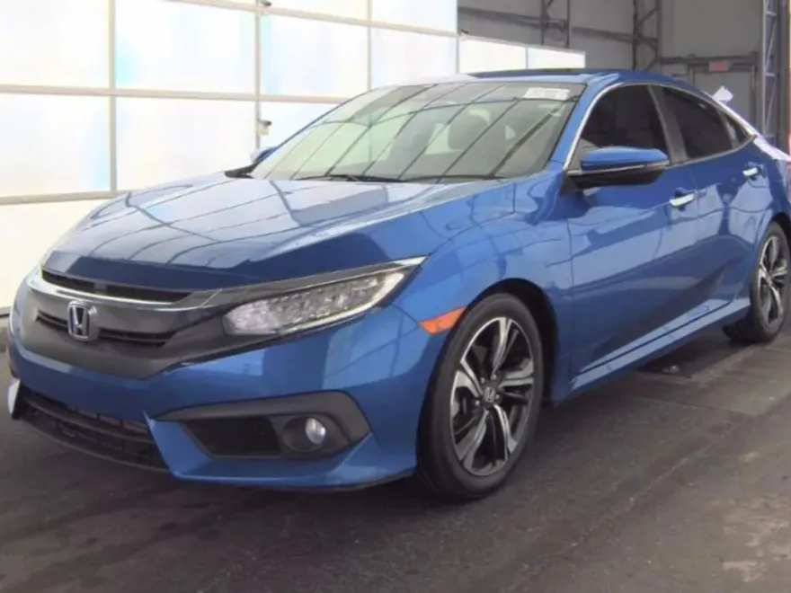 2018 Honda Civic Touring photo 1