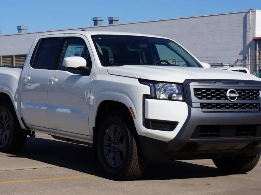 2025 Nissan Frontier SV photo 1