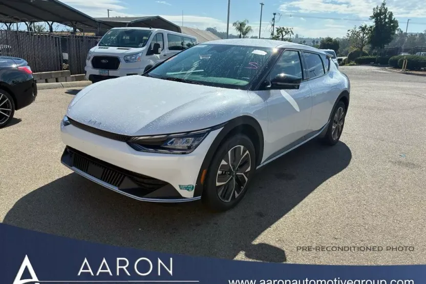 2024 Kia EV6 Light photo 1