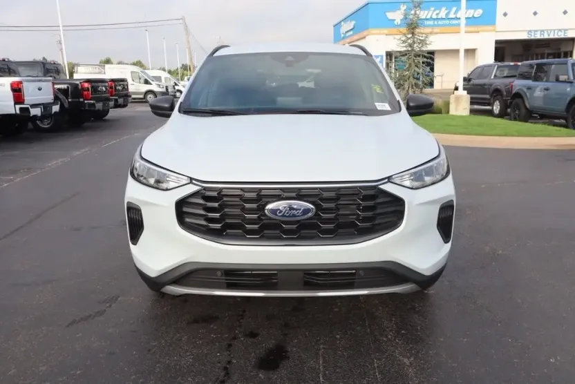 2026 Ford Escape ST-Line photo 1