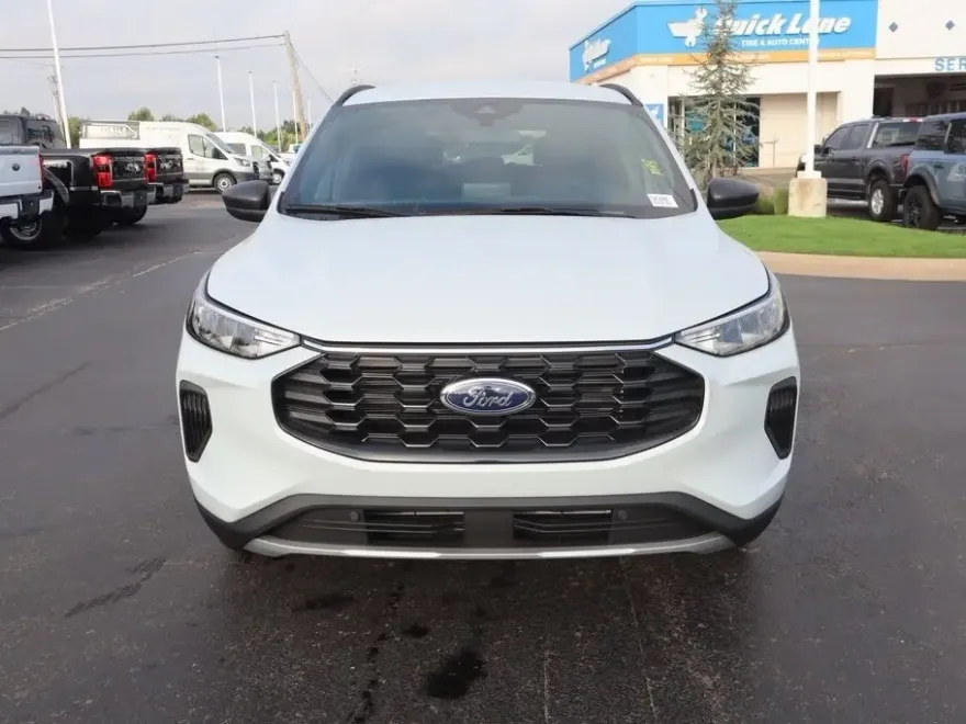 2026 Ford Escape ST-Line photo 1