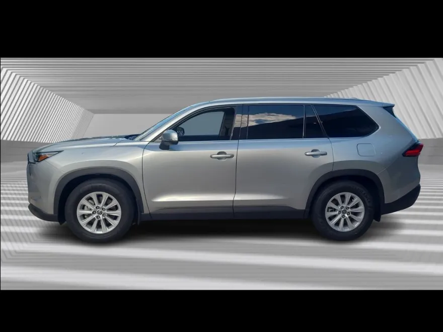 2024 Toyota Grand Highlander XLE photo 1