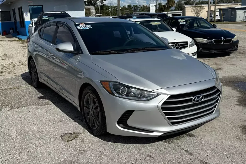 2018 Hyundai Elantra SEL photo 1