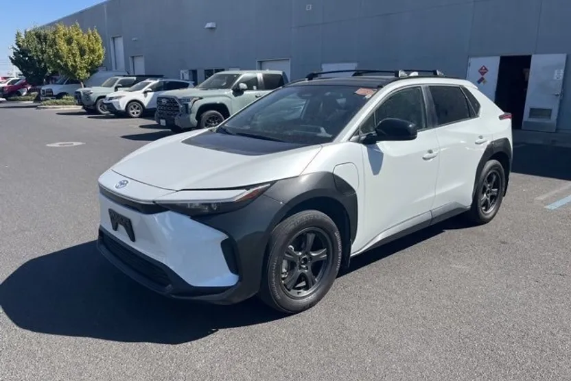 2024 Toyota bZ4X XLE photo 1