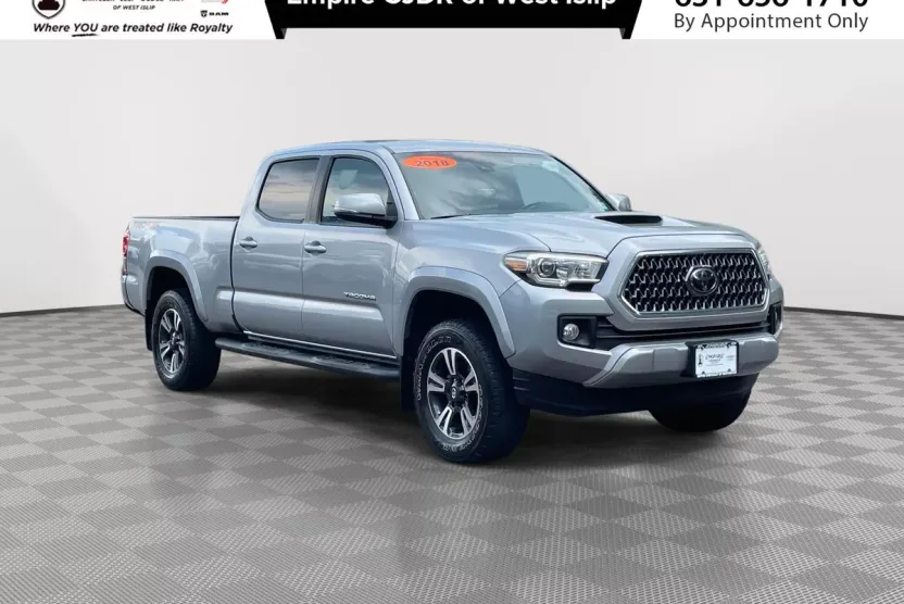 2018 Toyota Tacoma TRD Sport photo 1